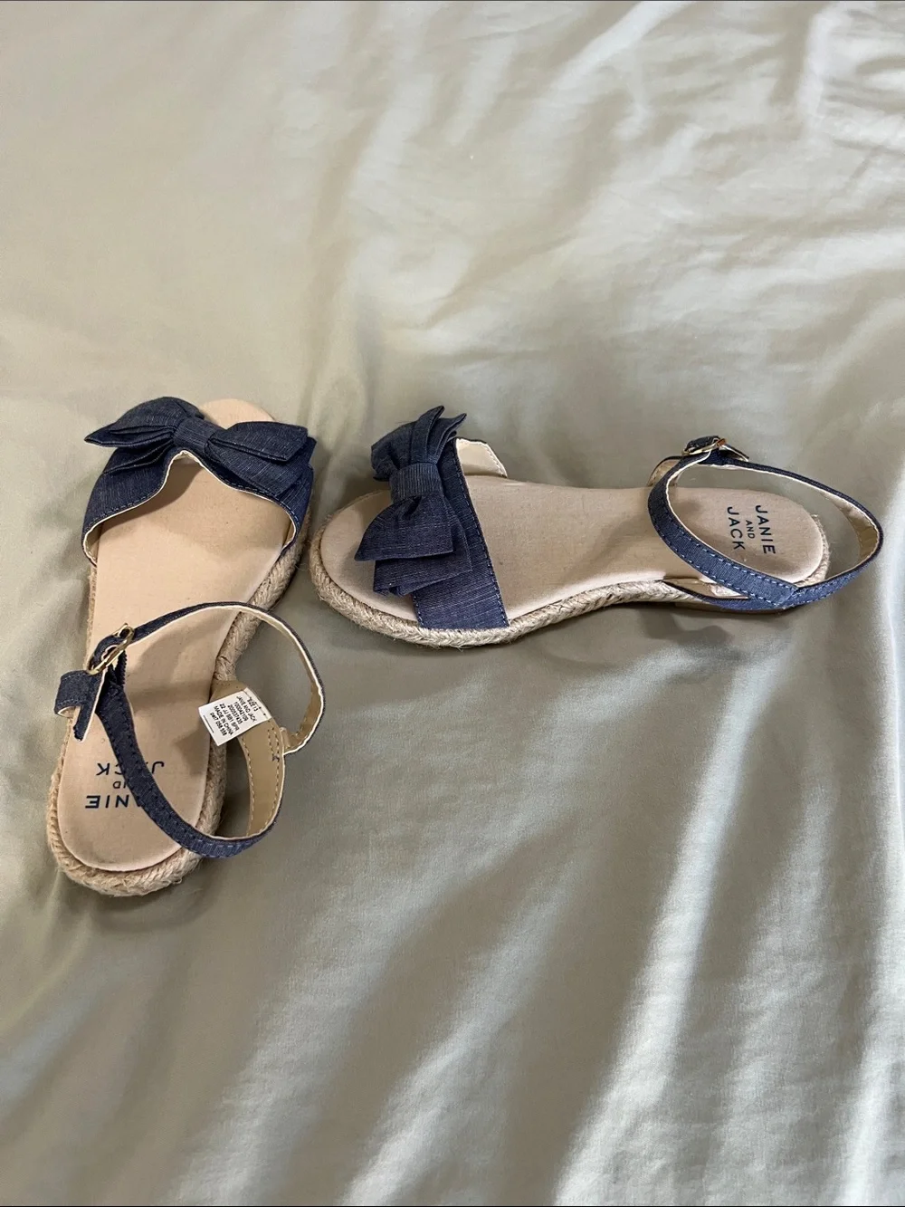 Janie and Jack - Girl’s Navy & Tan Bow Espadrille Sandals - Size 13 (NWOT)